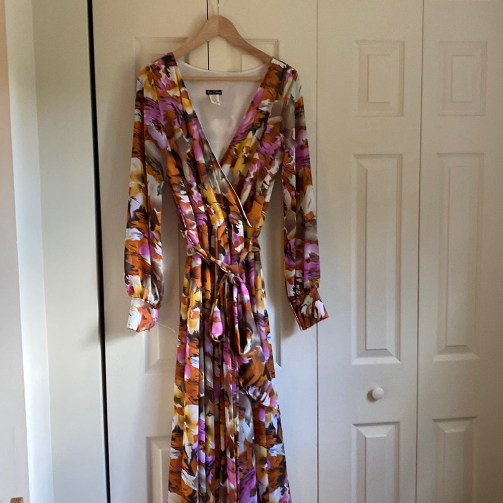 Brand new, beautiful, flowing floral dress